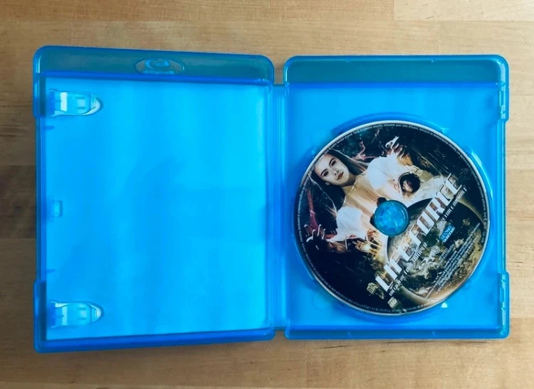 Blu-ray Lifeforce by Tobe Hooper. – photo 2